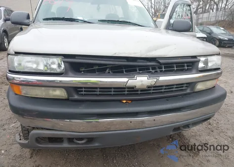 2000 Chevrolet Silverado 1500 from USA, damaged, VIN 1GCEK14V2YZ210148
